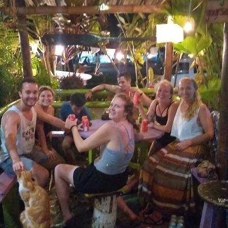 Coconut Hostel Bocas Town Екстериор снимка