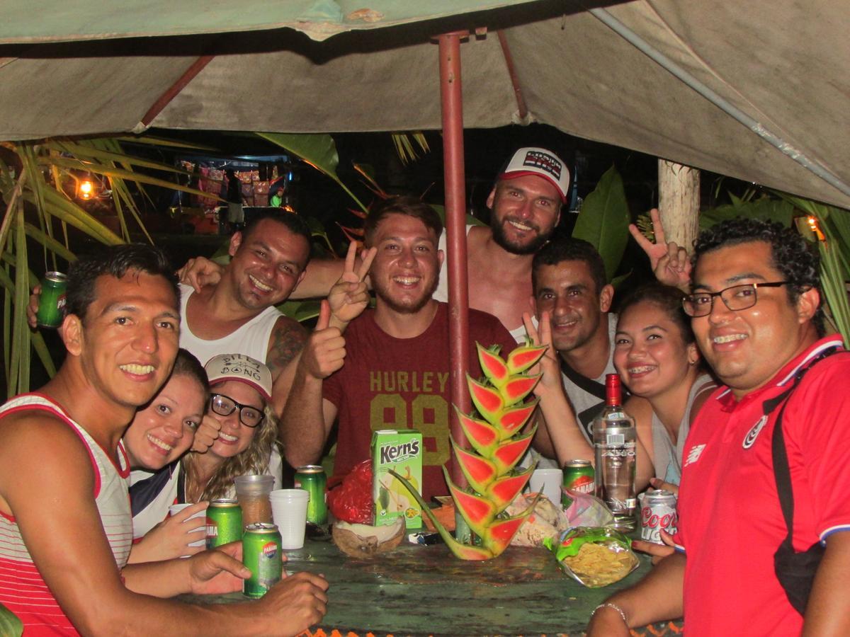Coconut Hostel Bocas Town Екстериор снимка