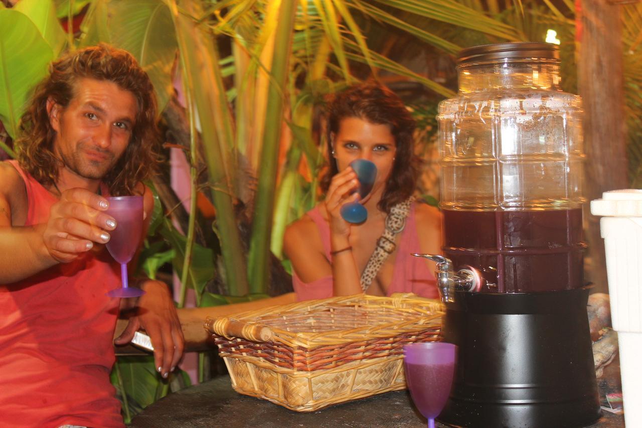 Coconut Hostel Bocas Town Екстериор снимка