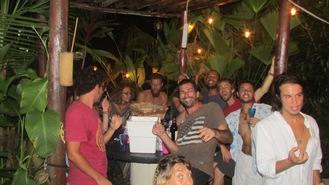 Coconut Hostel Bocas Town Екстериор снимка