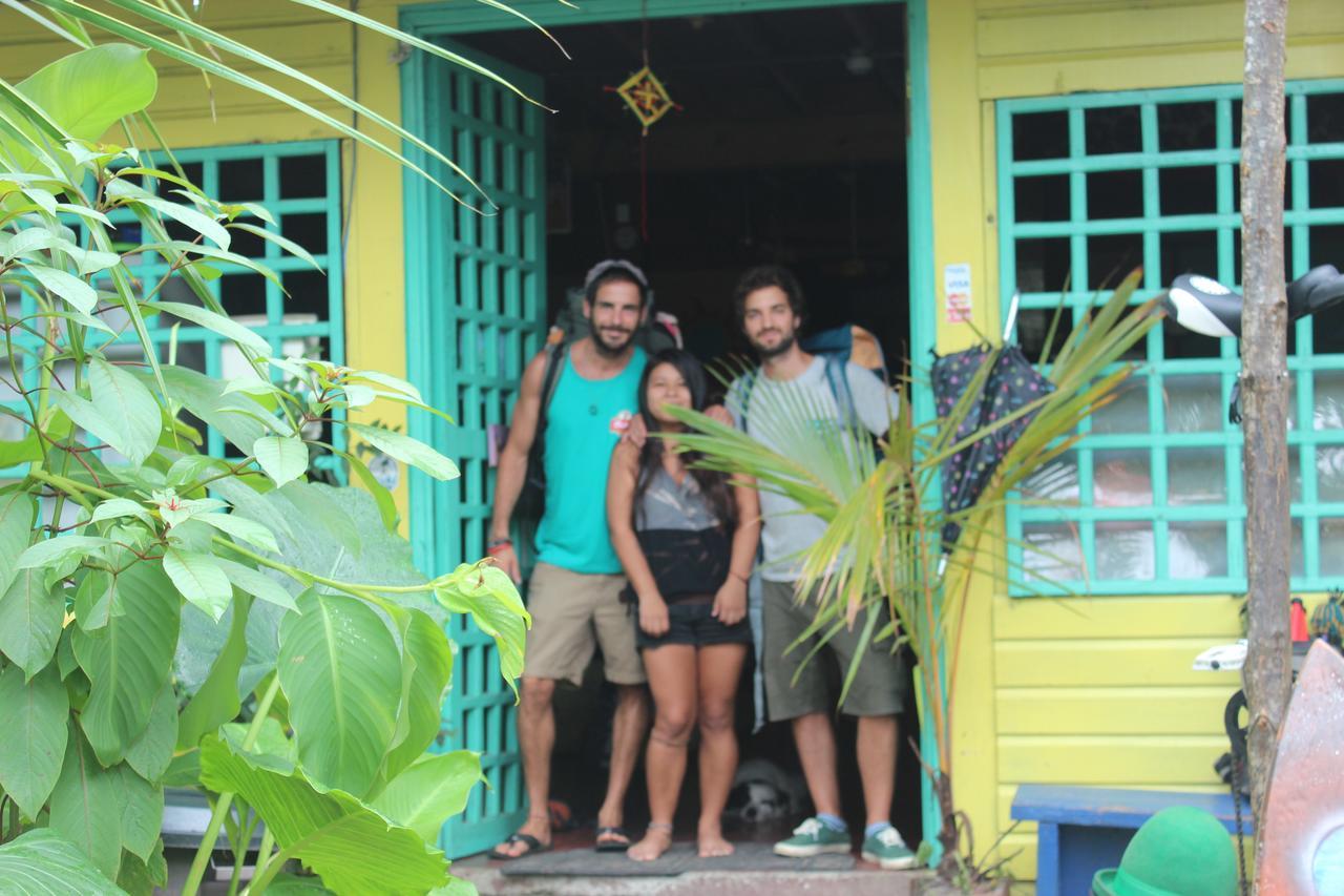Coconut Hostel Bocas Town Екстериор снимка