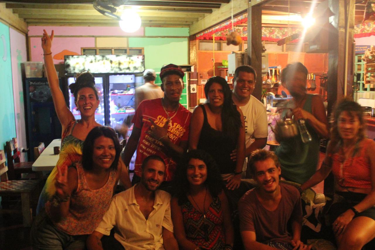 Coconut Hostel Bocas Town Екстериор снимка
