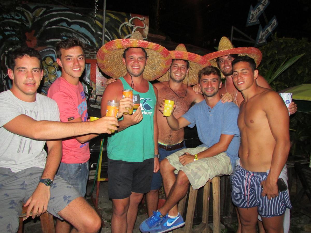Coconut Hostel Bocas Town Екстериор снимка