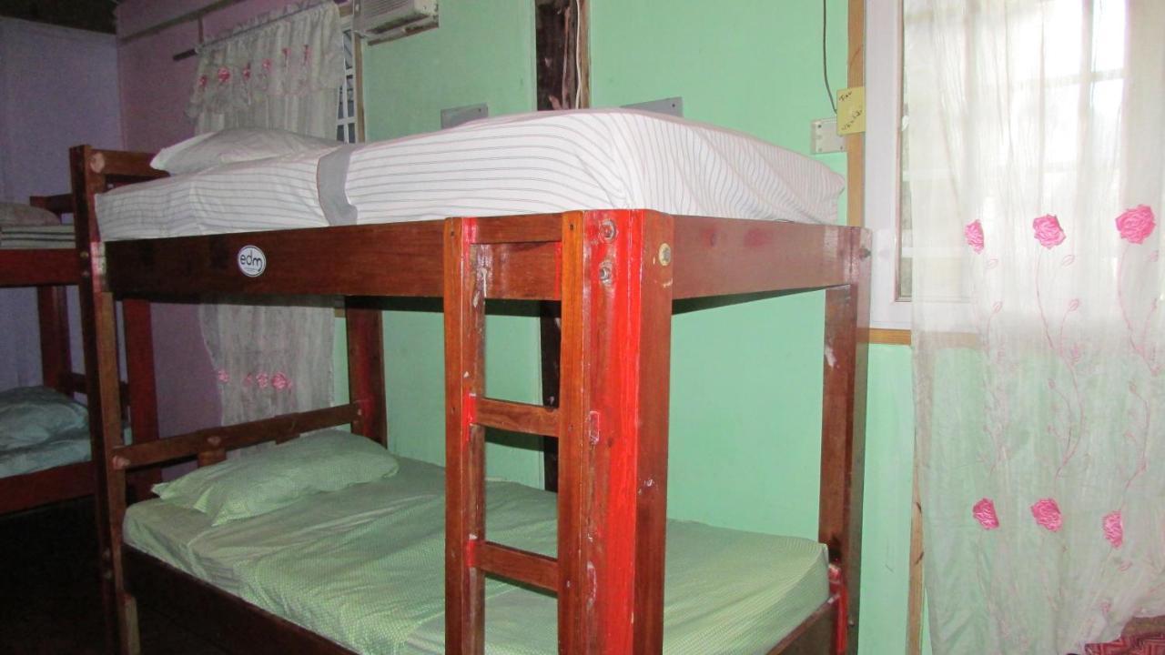Coconut Hostel Bocas Town Екстериор снимка