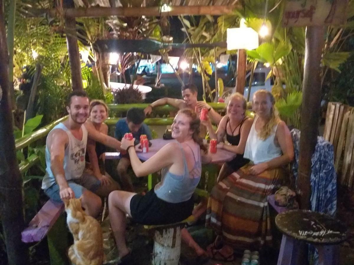 Coconut Hostel Bocas Town Екстериор снимка